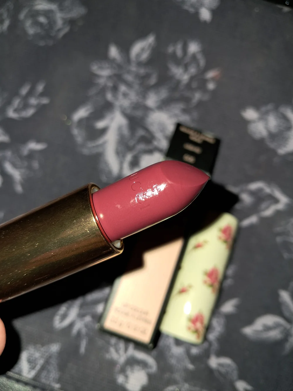 Gucci Rouge à Lèvres Voile Lip Colour in Louisa Red (Pink Floral Tube)